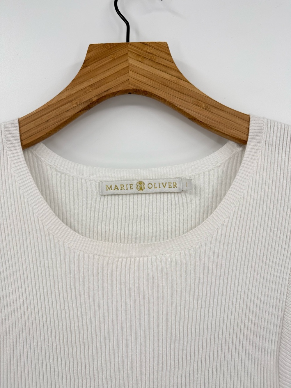 Marie Oliver Rory Top Rib Knit Ruffle Tee in Cool White Size L - Picture 6 of 10